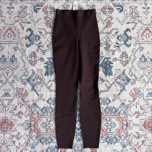 Express Women’s Skinny Dress Pants in Dark Brown - size XSmall